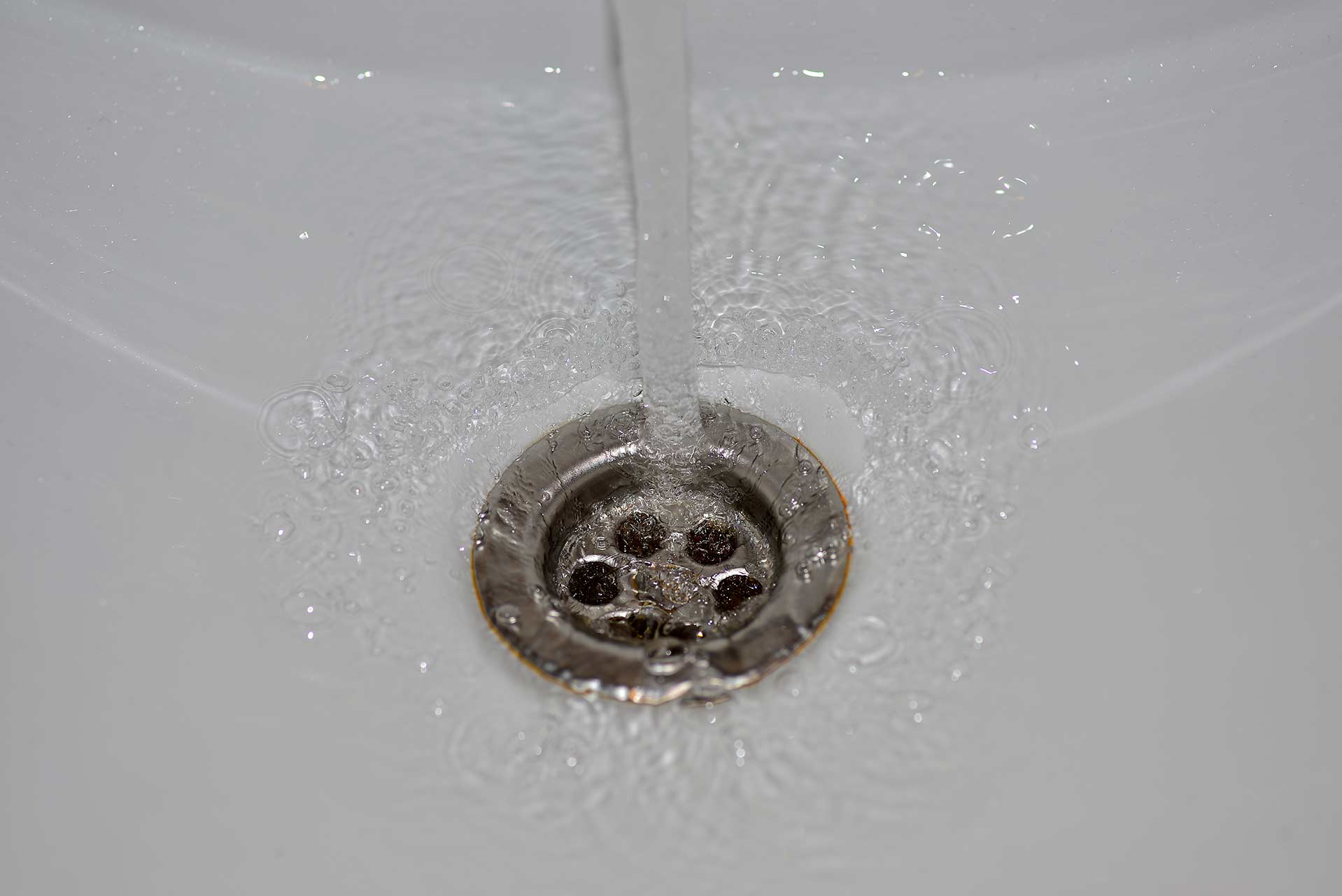 A2B Drains provides services to unblock blocked sinks and drains for properties in Highams Park.